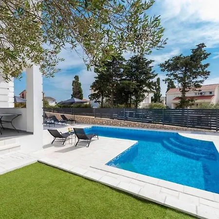 Pool Apartments Villa Oleander Novalja Exterior photo