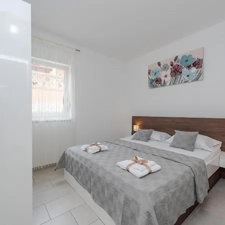 Pool Apartments Villa Oleander Novalja Exterior photo