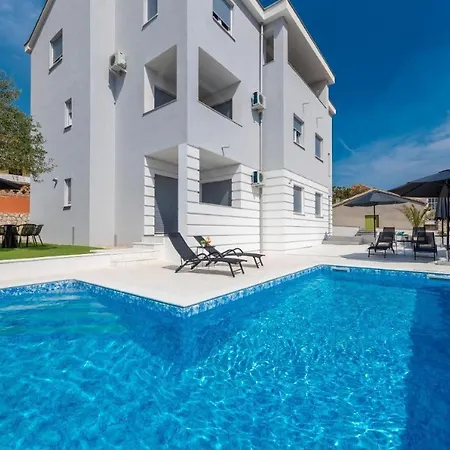 Pool Apartments Villa Oleander Novalja Exterior photo