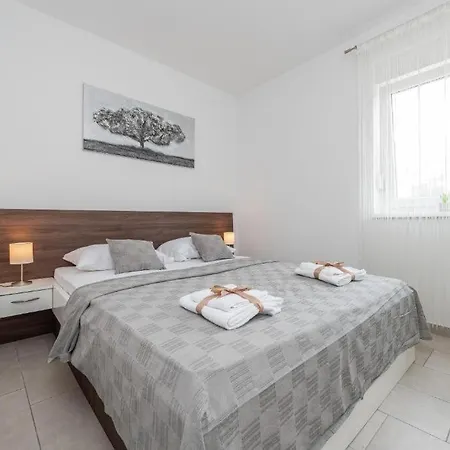 Pool Apartments Villa Oleander Novalja Exterior photo
