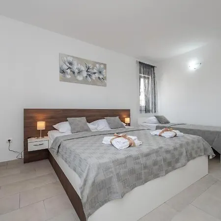 Pool Apartments Villa Oleander Novalja Exterior photo