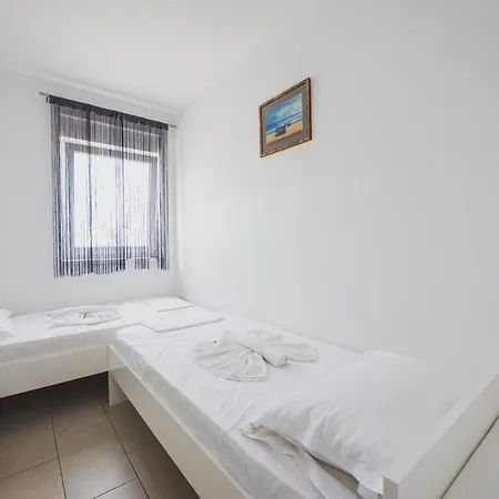 Pool Apartments Villa Oleander Novalja Exterior photo