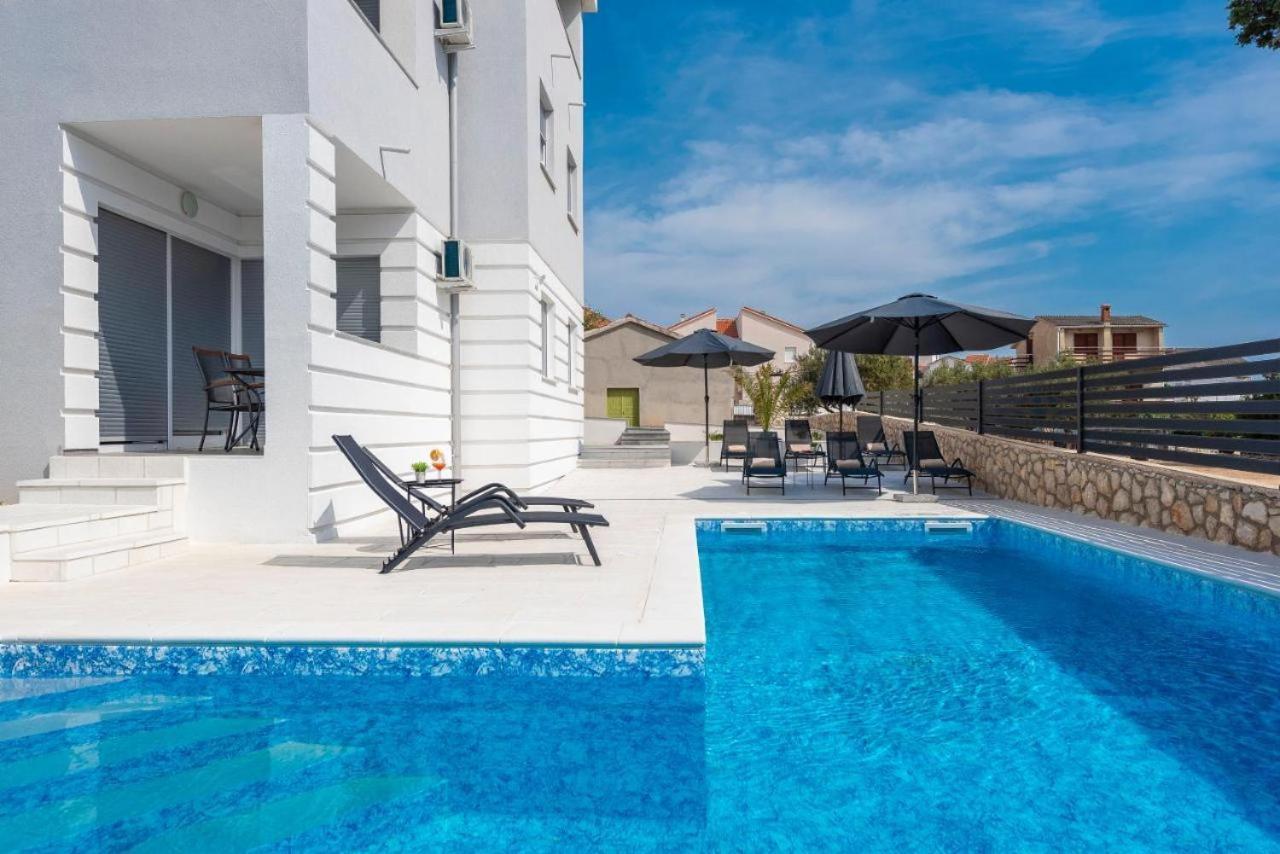Apartment Pool Oleander Novalja